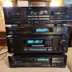 Onkyo 4 piece Rack Sterio system set in perfect working condition read description for details 
