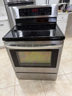 LG Electric Range with Glasstop