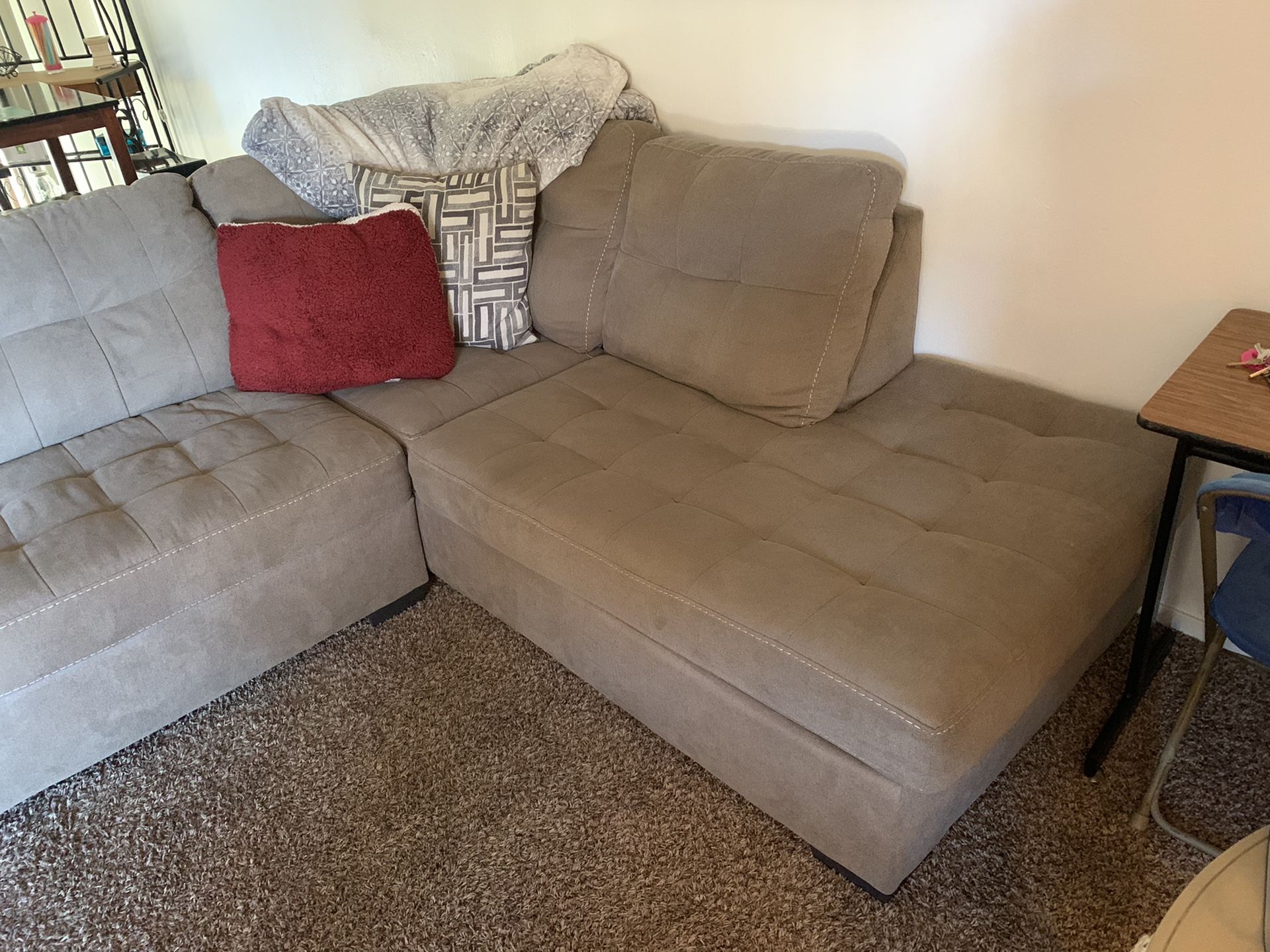 Sectional couch 4 months old not using and moving