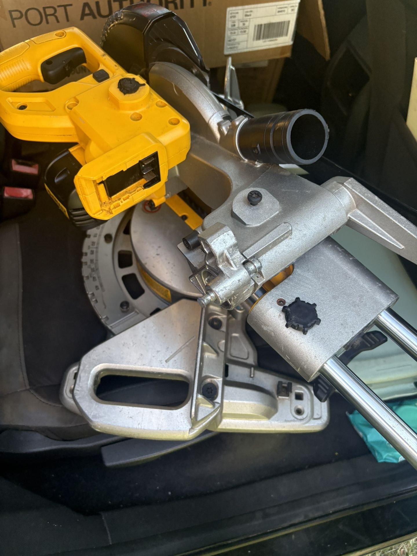 Dewalt Flex volt 12 Double Bevel Compound Sliding