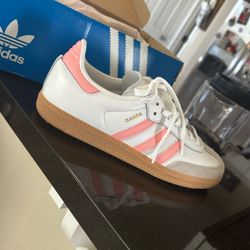 Adidas SAMBA Size 6 Women