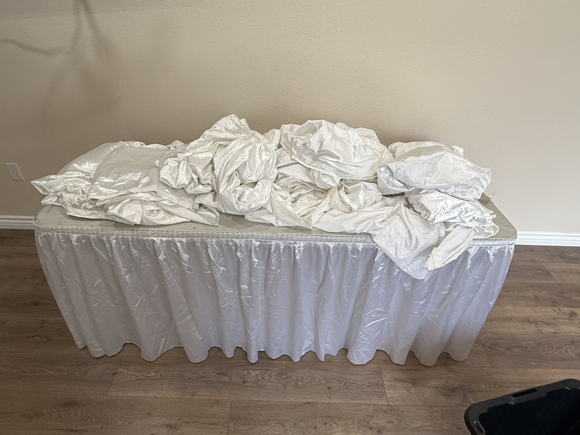 Table Skirts 20pcs Table Skirts