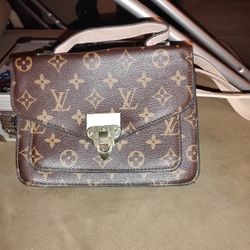 Louis Vuitton Purse