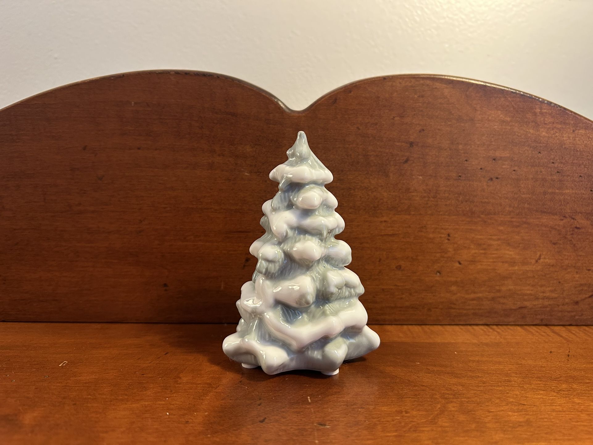 Enesco 1988 Taiwan Miniature Ceramic Tree 4” x 2.75”
