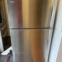 Whirlpool Top Freezer Fridge 