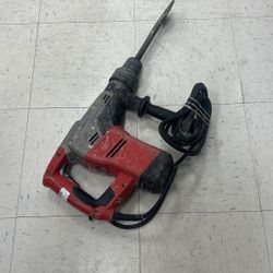 MILWAUKEE DEMOLITION HAMMER 