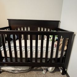 Graco Baby Crib With Mattress