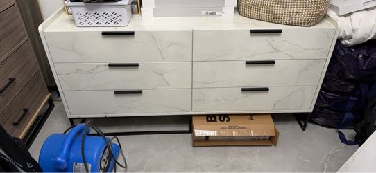 Marble style dresser with 2 night stands