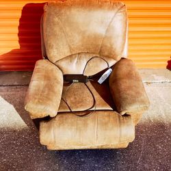 🚨power Lift Recliner🚨 (FREE DELIVERY)