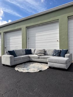 FREE DELIVERY‼️ Gray U Shape Sectional
