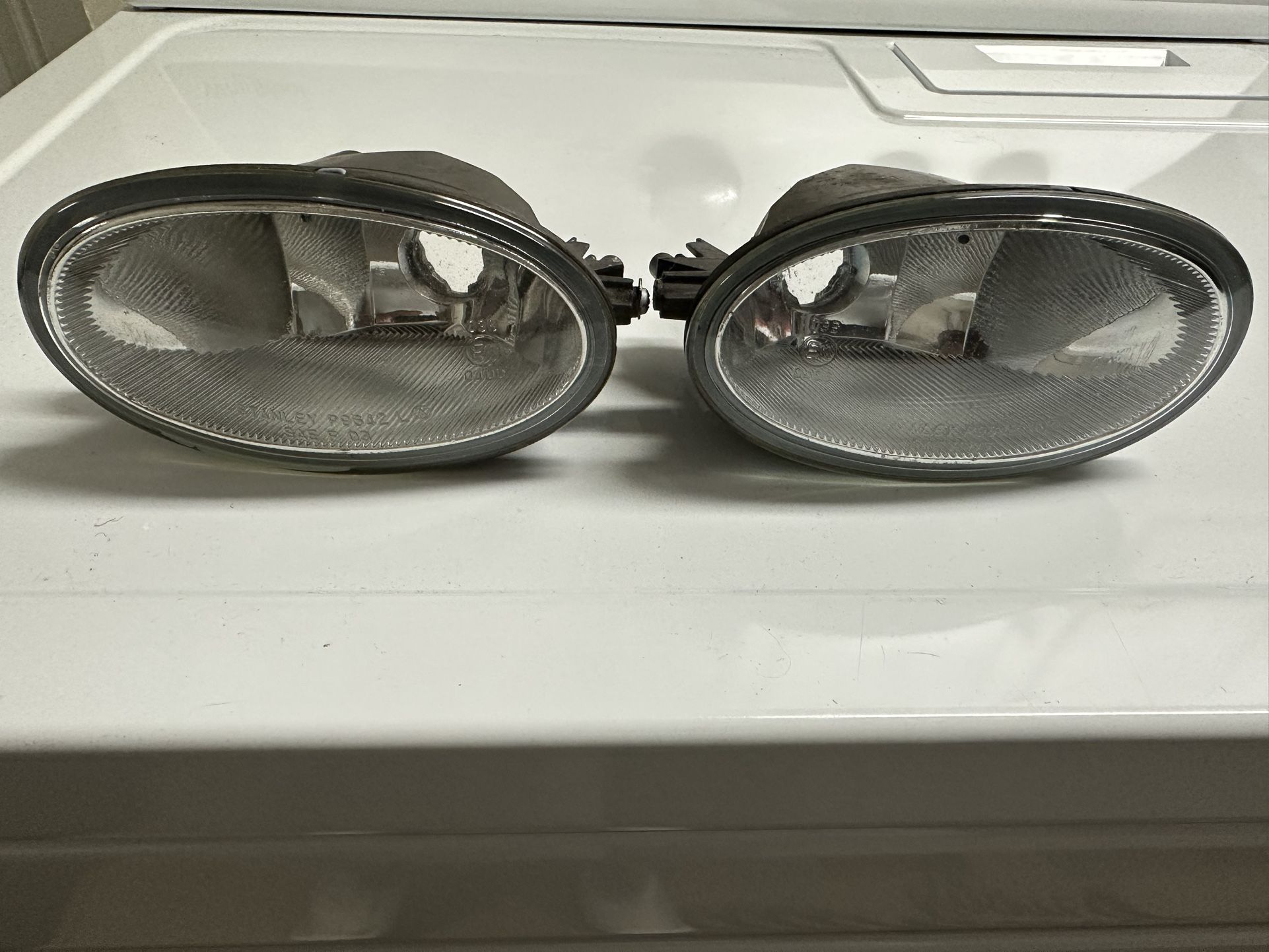 Honda Accord Crosstour OEM Foglights. (L&R).