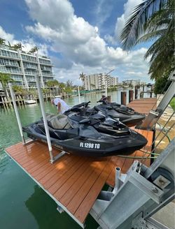 1,500 lb Boat Lift – A compact and reliable solution for jet skis, personal watercraft (PWC), and other lightweight watercraft.