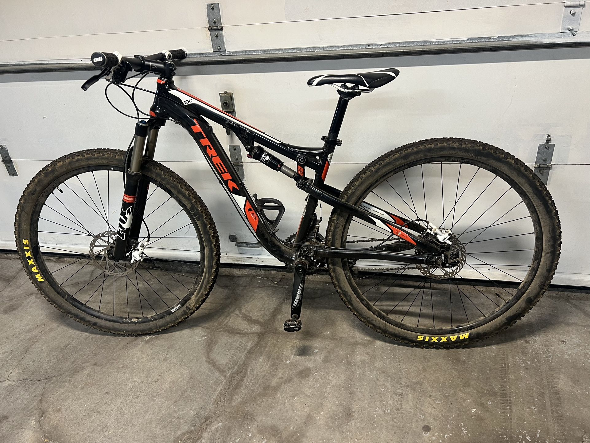 2011 Trek Super Fly 100 29er Full Suspension Mountain Bike Gary Fisher Collection