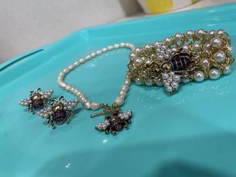 Pearls With Bee Jewelry Set