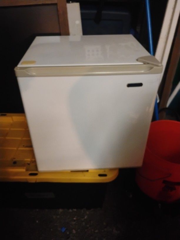 Mini Fridge