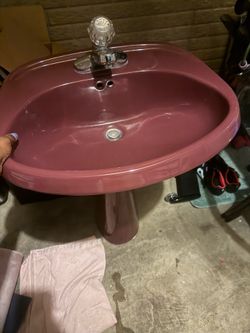 Vintage Burgundy Pedestal Sink – Retro/Mid-Century Bathroom Fixture