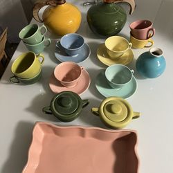 Vintage Pottery Lot – Bauer Los Angeles, Luray Pastels TS&T, Mid-Century Colors – Cups, Saucers, Jugs, Sugar Bowls, Vase, Tray – 20+ Piece Bundl