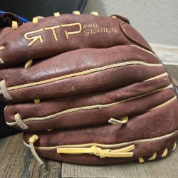 Baseball gloves