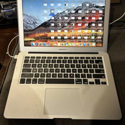MacBook Air 13”inch (2017)