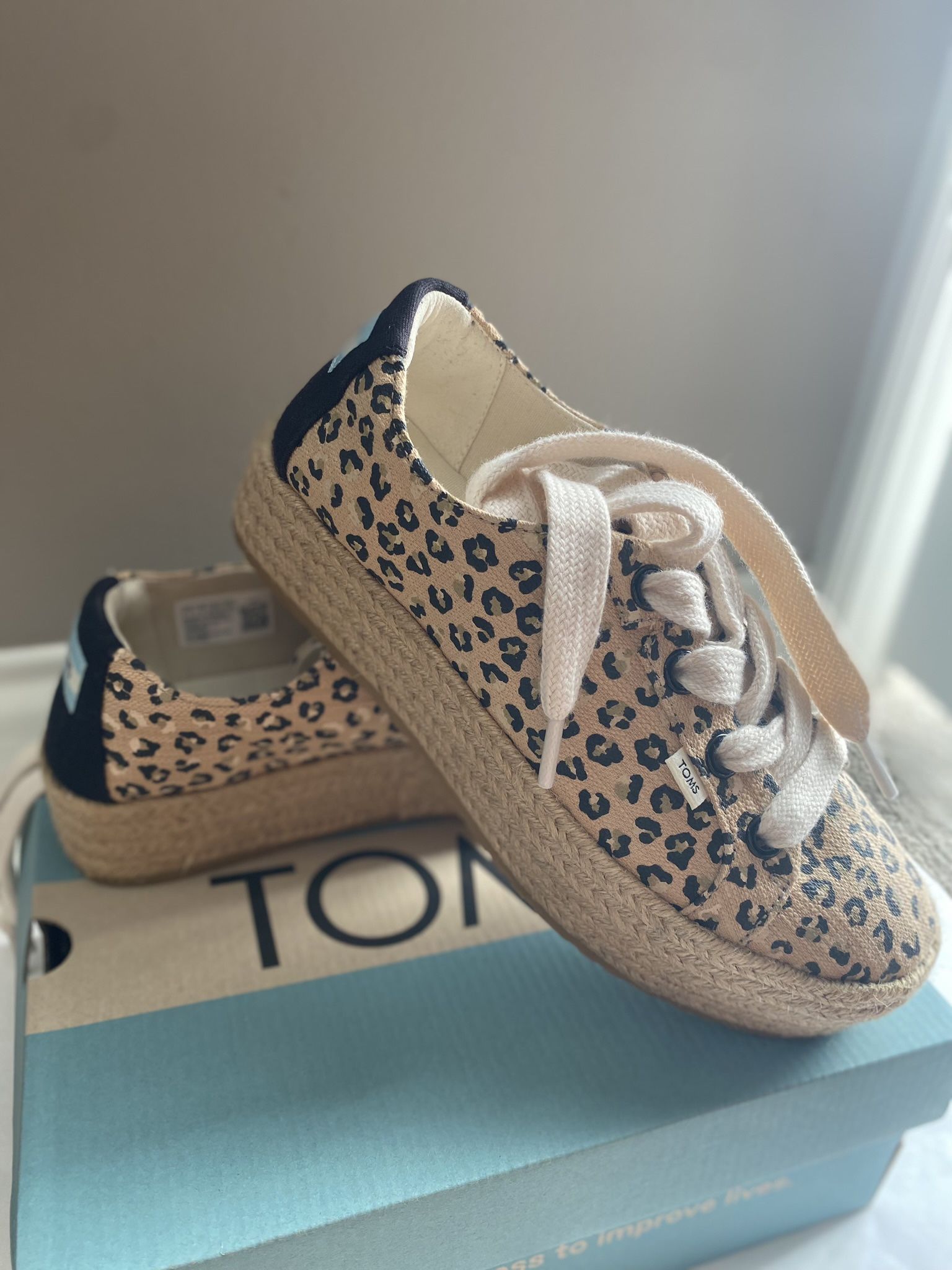 TOMS shoes for women