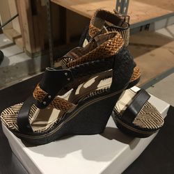 Chic cool wedge shoes