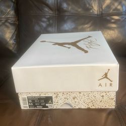 Jordan 4 Retro Metallic Gold 