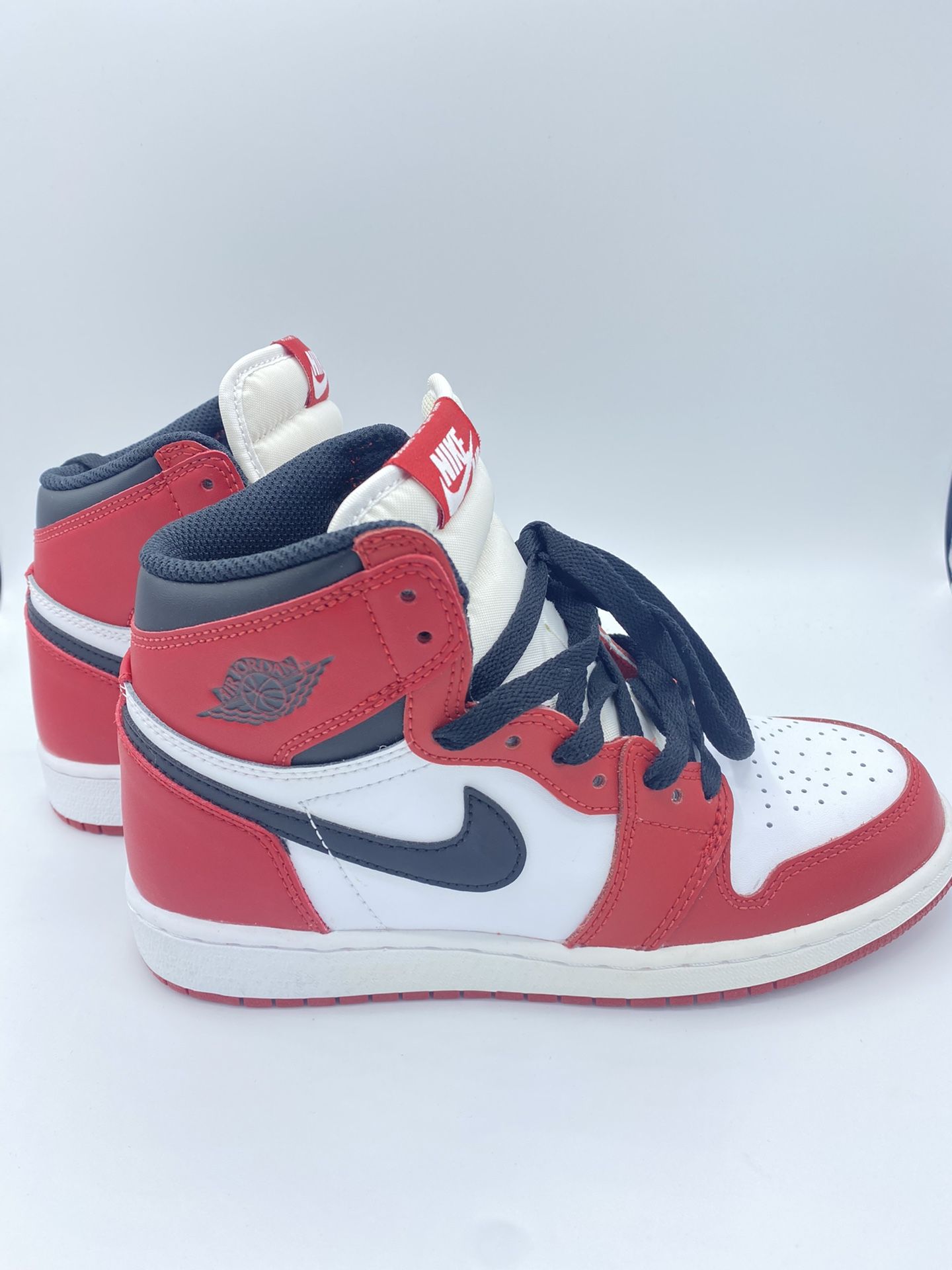 BRAND NEW AIR JORDAN RETRO 1 HIGH OG CHICAGO GS 4Y 2015 