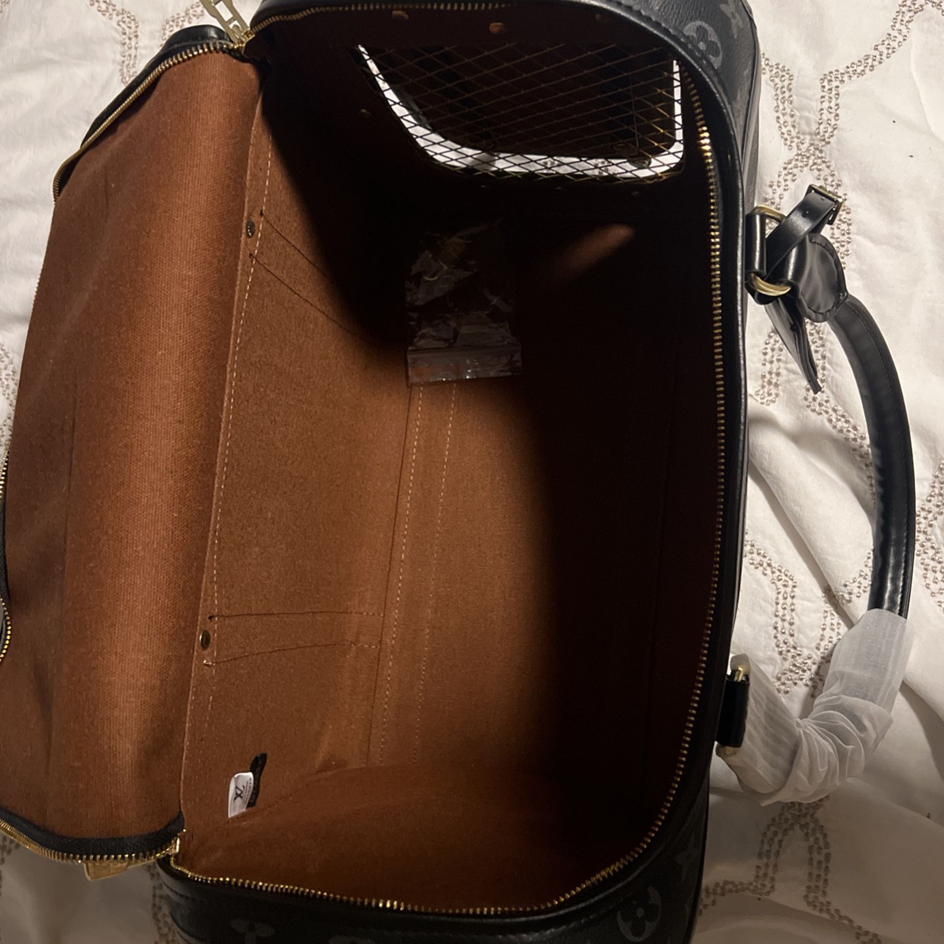 New Louis Vuitton DOG CARRIER 50 for Sale in FL, US - OfferUp
