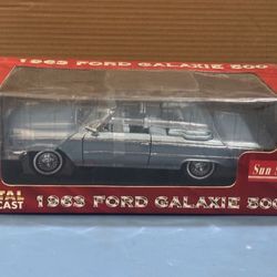 Sun Star 1:18 1963 Ford Galaxie 500 Convertible Blue #1450 diecast car '63