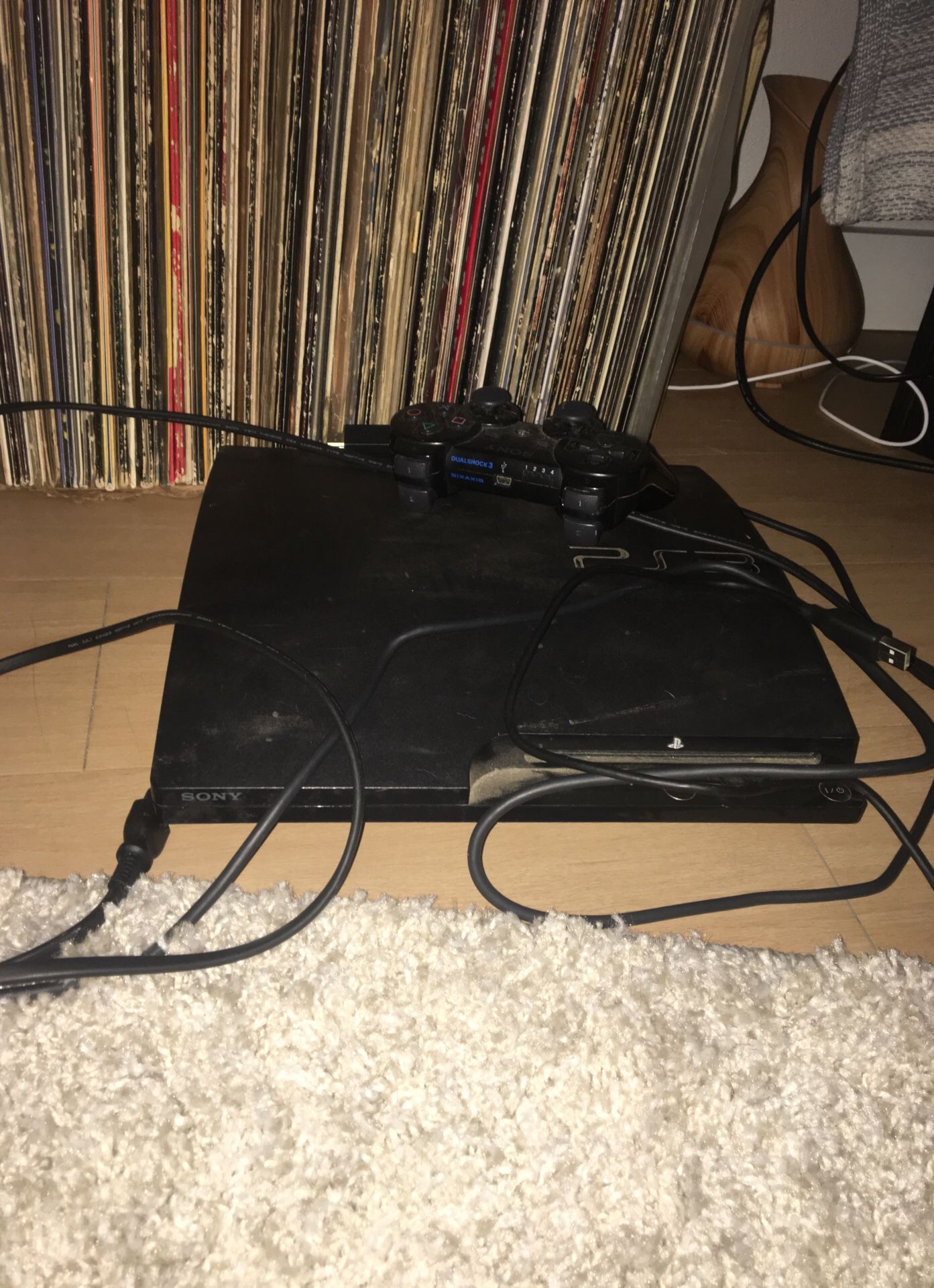 PS3 slim 120 gb + 2 controllers