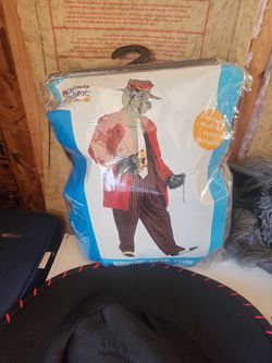 HALLOWEEN COSTUMES