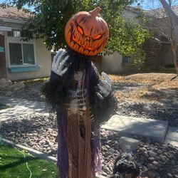 Halloween animatronic