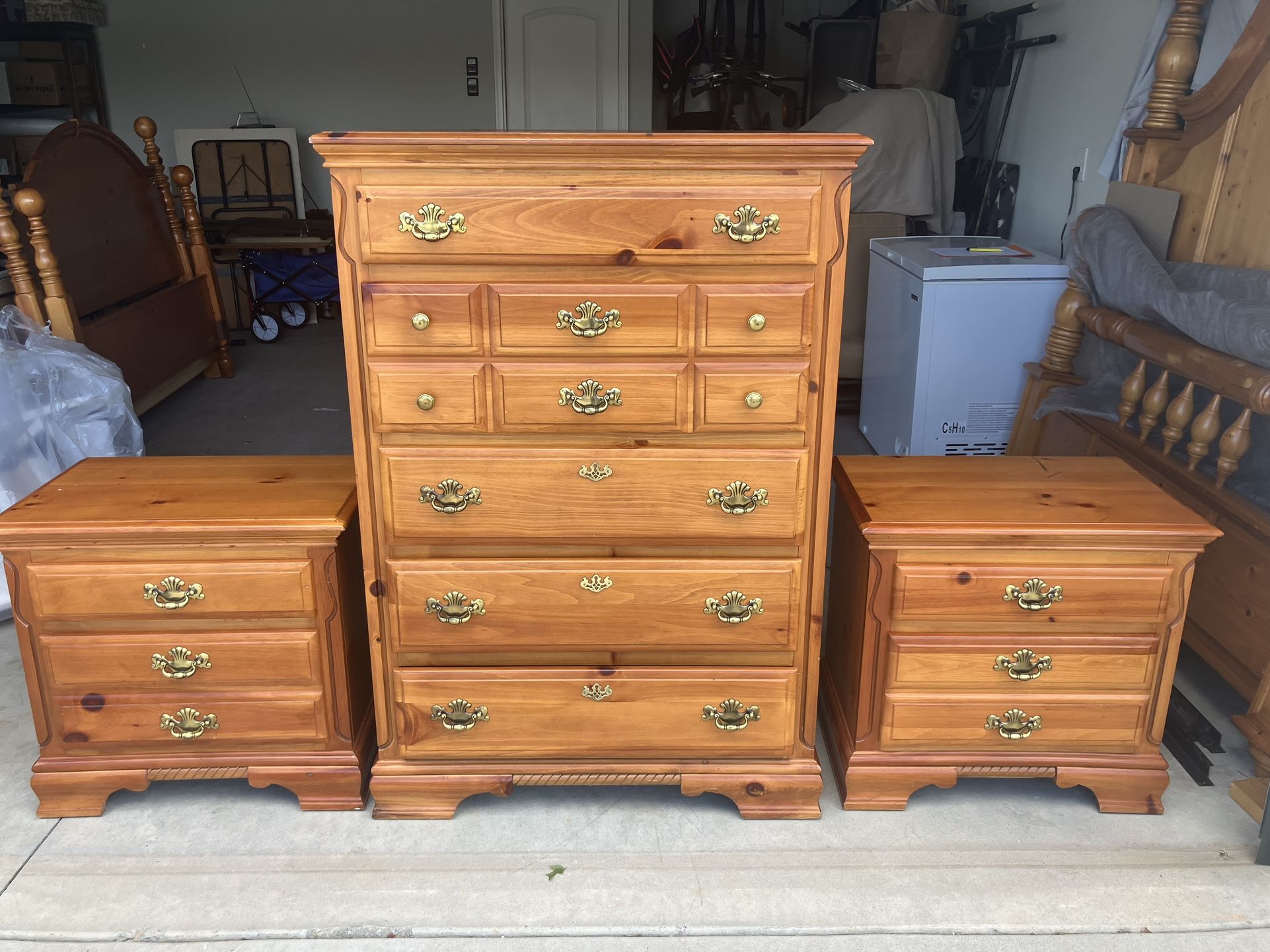 Queen Or Full Bedroom set Including End Tables (2ea) & Dresser Nice