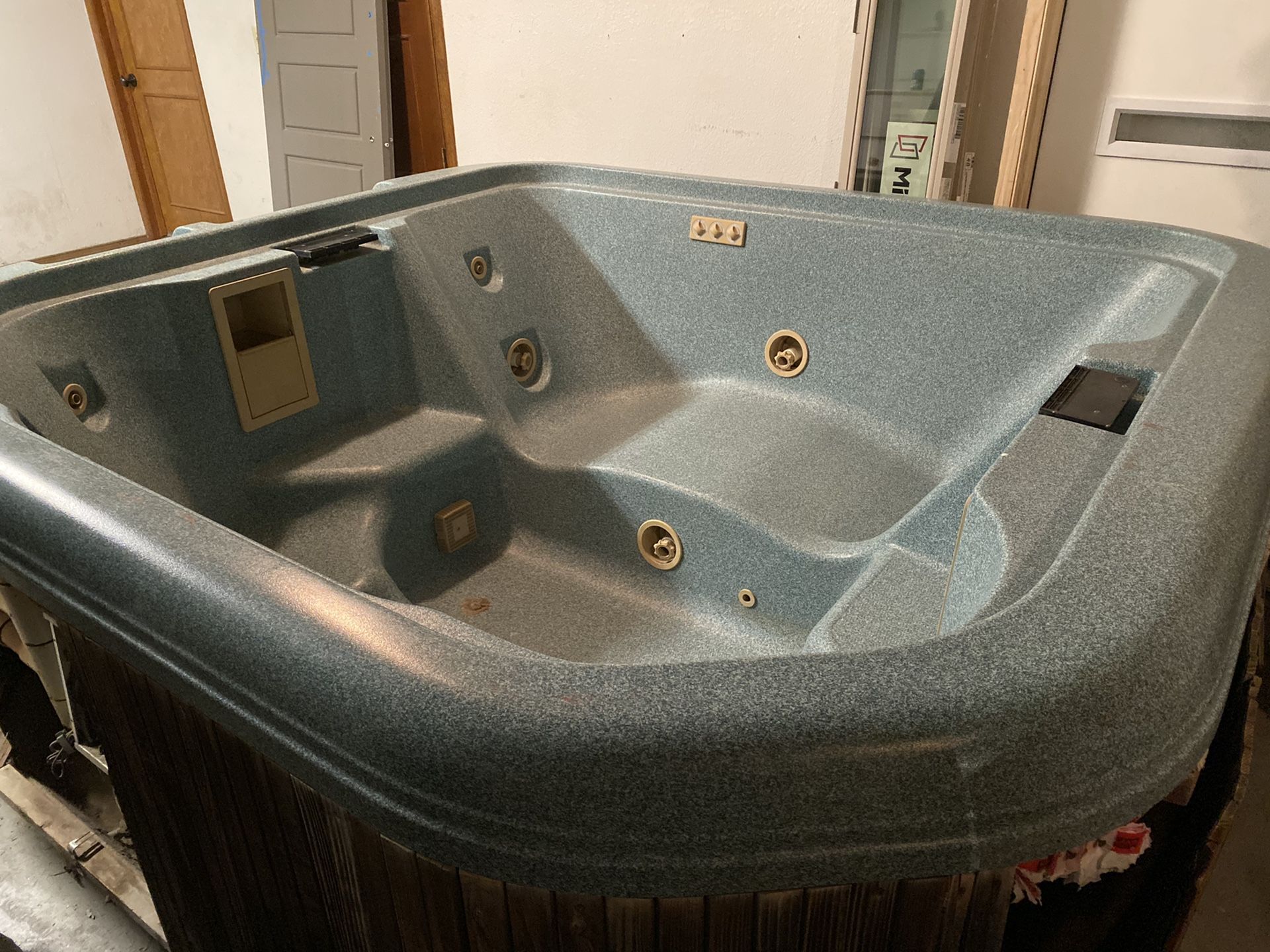 Hot tub/ Jacuzzi for Sale in El Paso, TX OfferUp