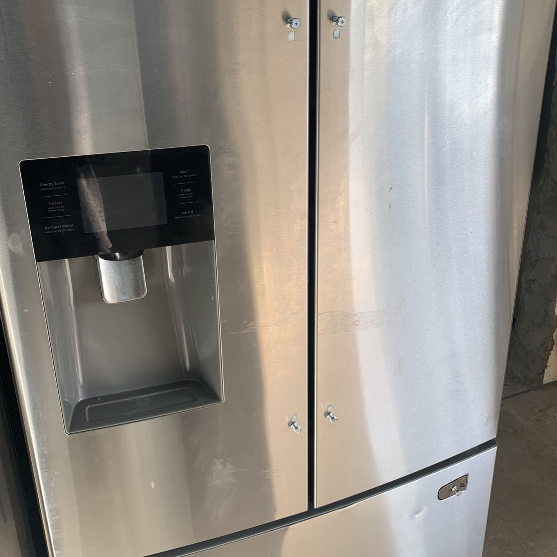 Samsung Refrigerator As Is Dent And Scratch / 1 Year Warranty