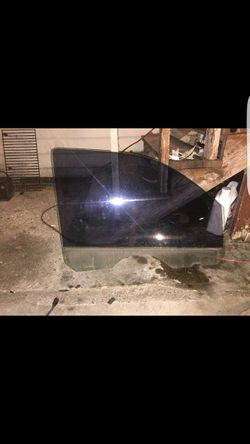 Left and right glass for 2002 gmc envoy