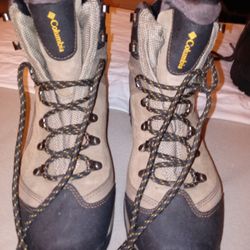 Columbia Frontier Peak Mens Size 9 Insulated Snow Boots