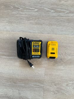 Dewalt 20V power stack battery and charger