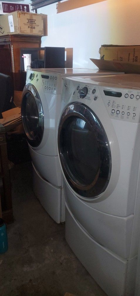 Wirpool Washer & Dryer Set