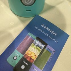 New No Box! Traveling Smoothie Mixer! With Charger! 