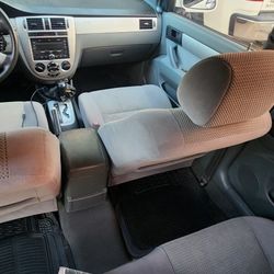 2007 Suzuki Forenza 