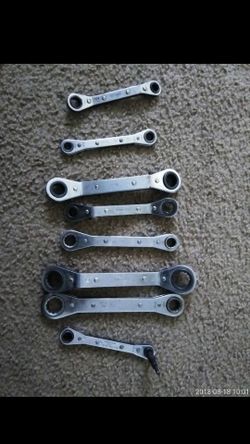 Tools make a offer