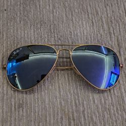 Ray Ban RB3025 Large Aviator Sunglasses Gold Frame Grey Lens