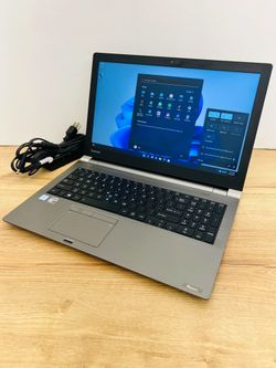 Toshiba i7 vPro 15.6” Full HD laptop / Windows 11 Pro / Camera / SSD / Bluetooth / HDMI / NVIDIA / Antivirus / Backlit / Fingerprint / Charger