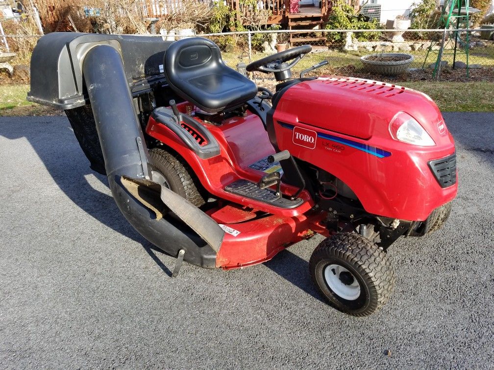 TORO LX-460 Riding Lawn Tractor -