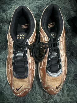 Women's Nike Air Max Shoes, Size 11