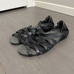 Ahnu Women Sandal (Size: 8.5)