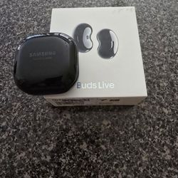 Samsung Buds Live 