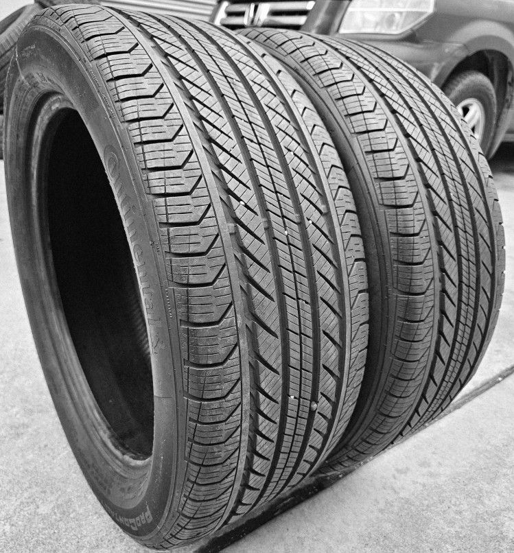 235/50/19 USED TIRE (MOBILE UNTIL 10PM)
