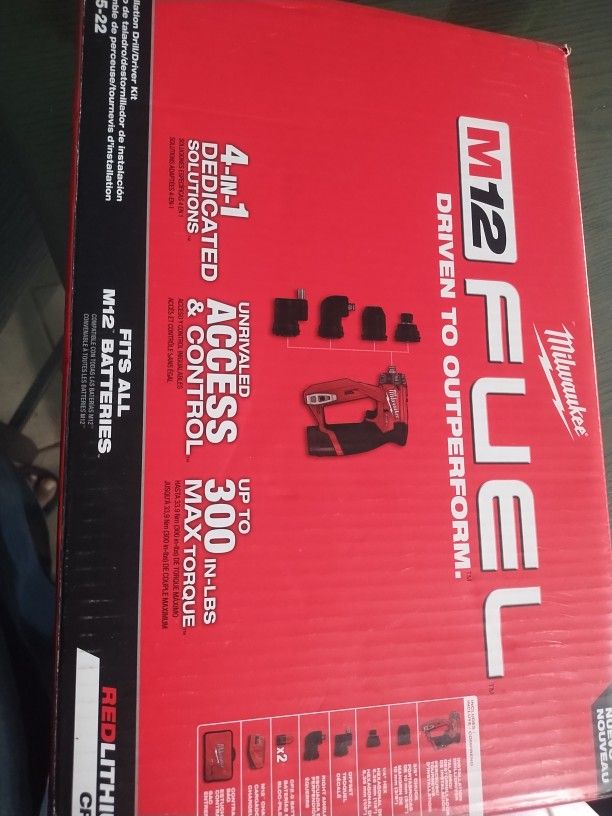 MILWAUKEE M12 INSTALLATION DRILL/DRIVER KIT 